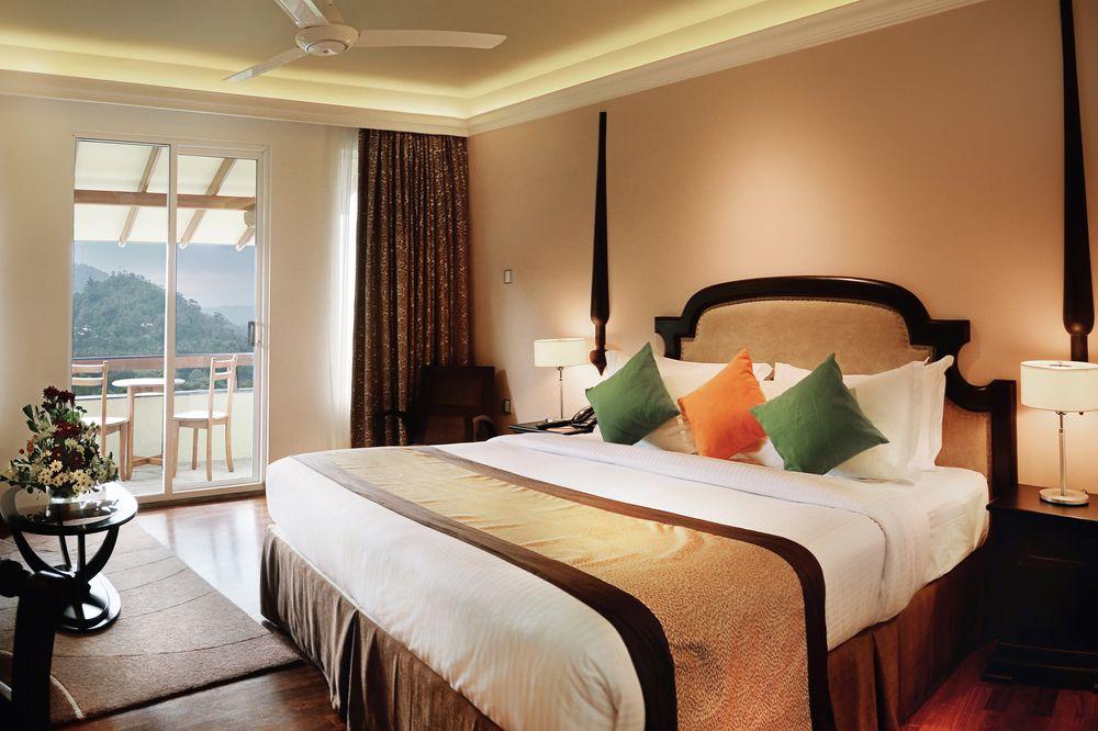 Earl'S Regent Hotel Kandy Exterior foto