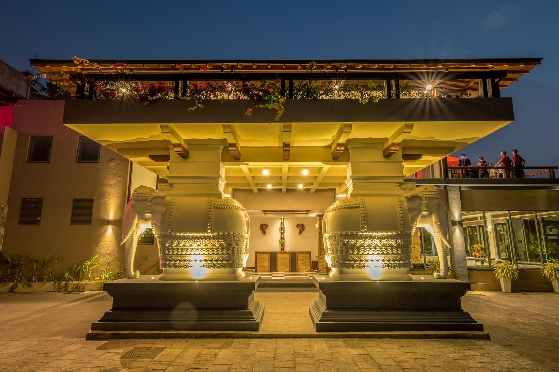 Earl'S Regent Hotel Kandy Exterior foto