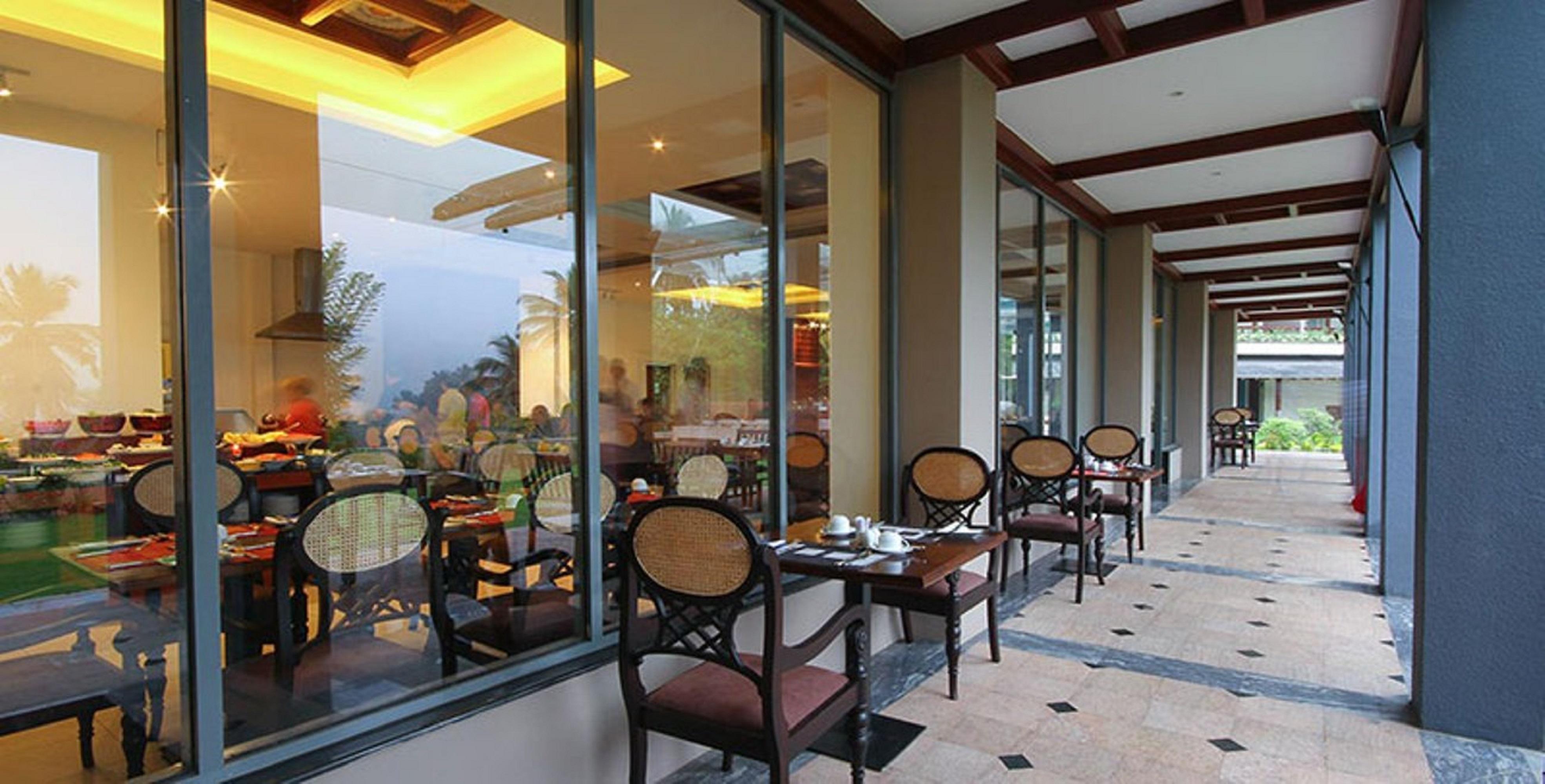 Earl'S Regent Hotel Kandy Exterior foto